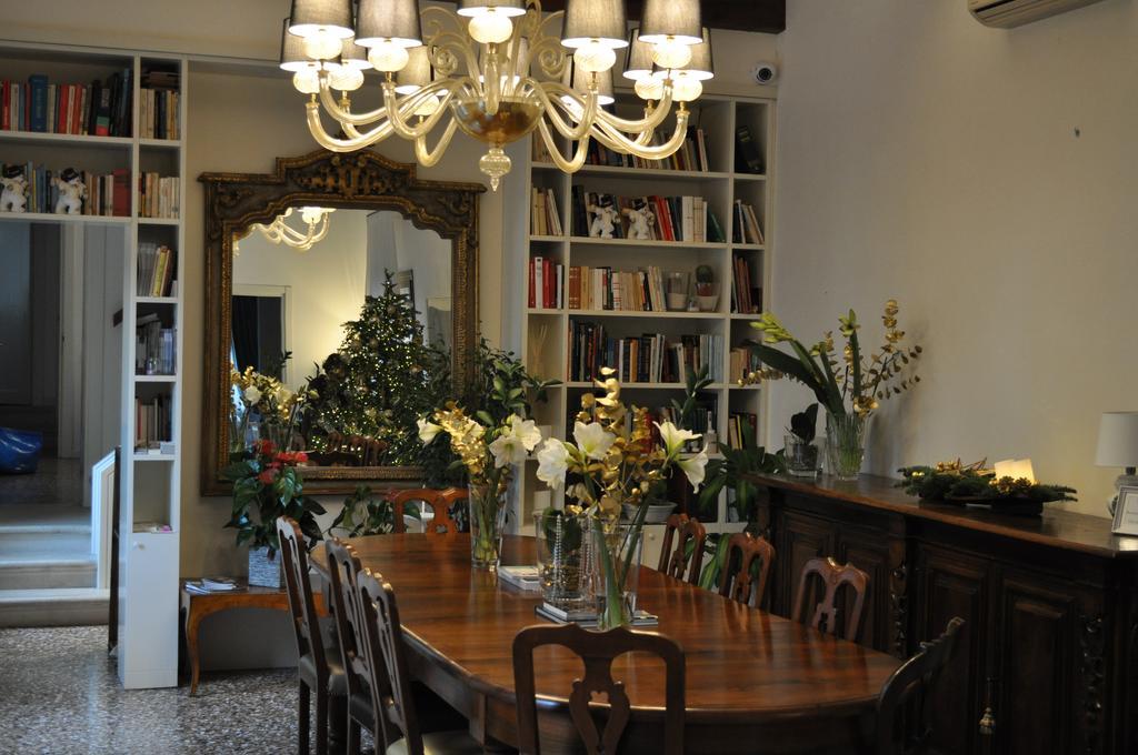 Casa Colleoni Bed & Breakfast Venice Exterior photo